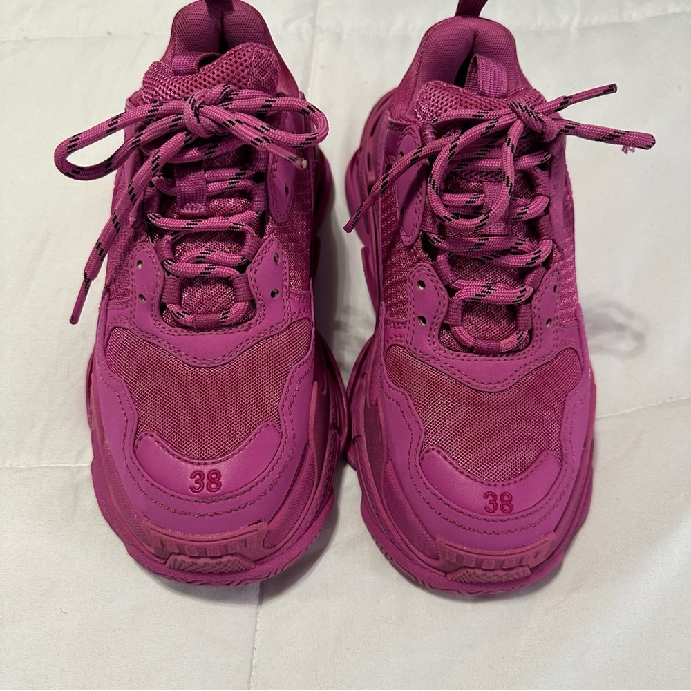 Balenciaga
Triple S 'Fluo Pink' Chunky Sneakers - Picture 5 of 9